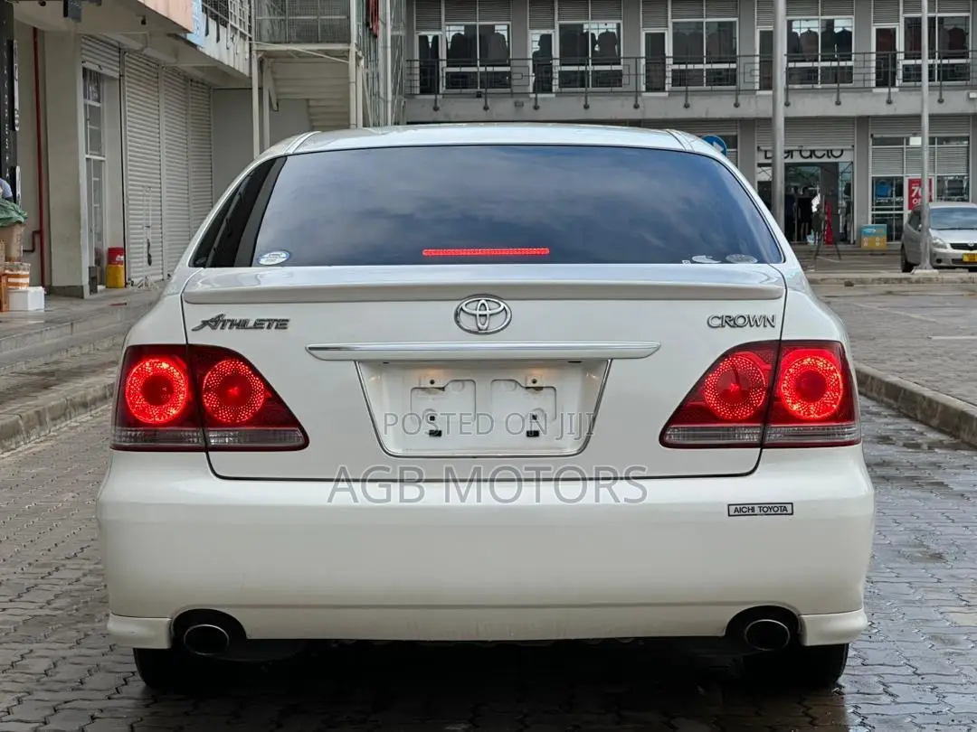 Toyota Crown 2004 White
