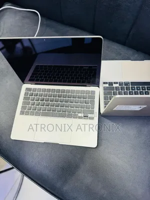 Laptop Apple MacBook Air 2022 M2 16GB Intel SSD 256GB