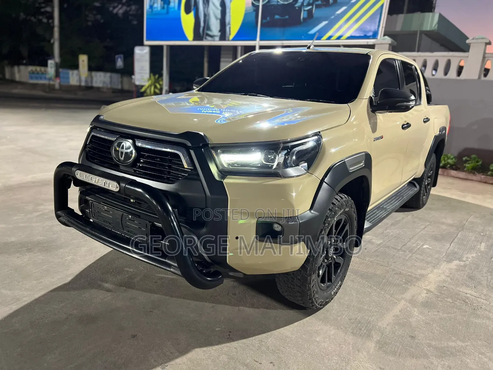 Toyota Hilux 2022 Brown