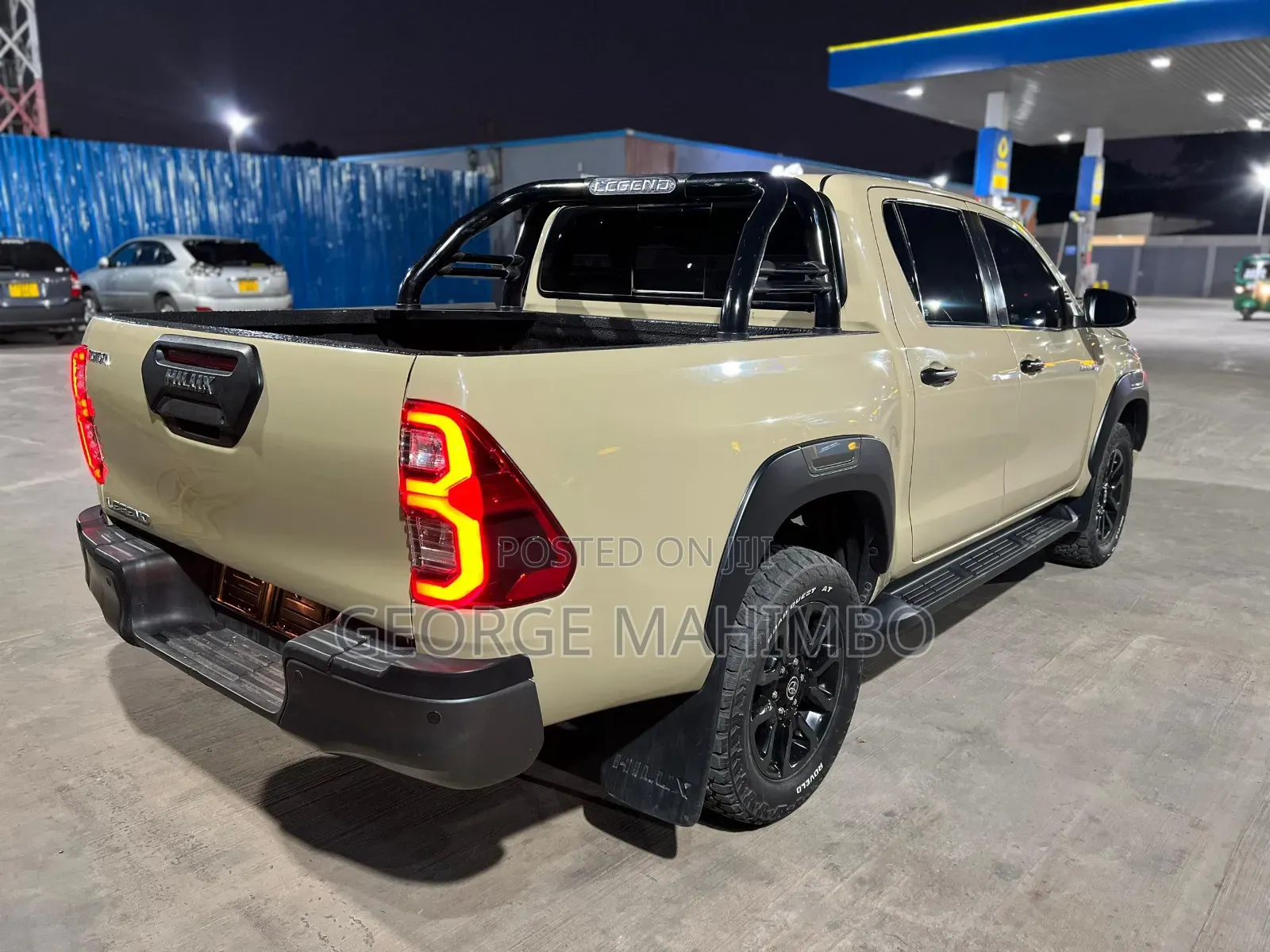 Toyota Hilux 2022 Brown