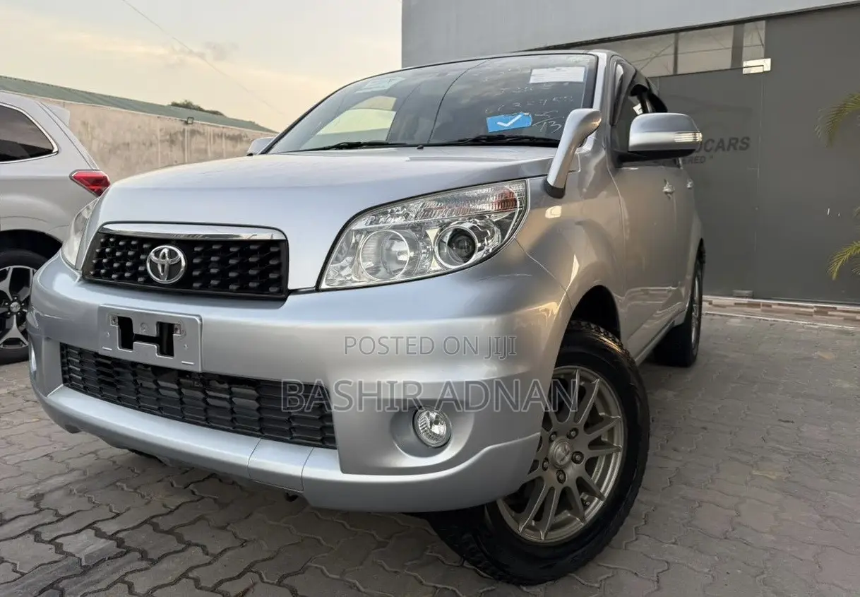 Toyota Rush 1.5 RWD 2010 Silver