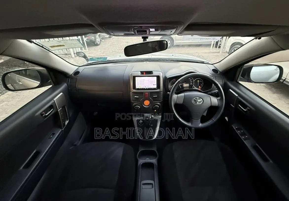 Toyota Rush 1.5 RWD 2010 Silver