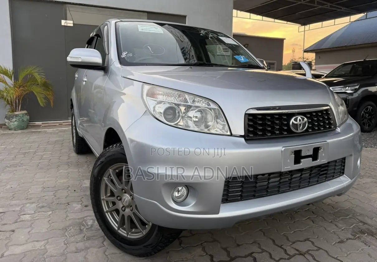 Toyota Rush 1.5 RWD 2010 Silver