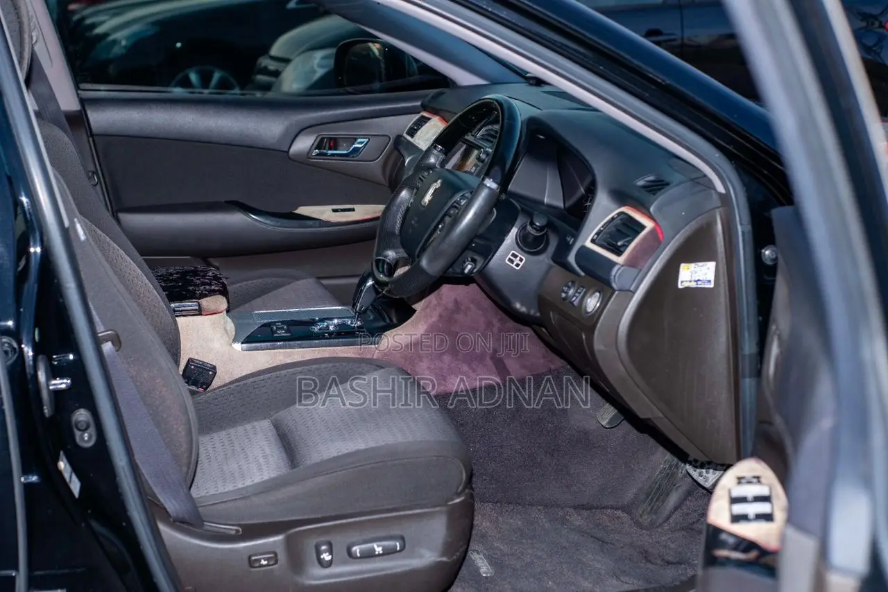 Toyota Crown 2008 Black