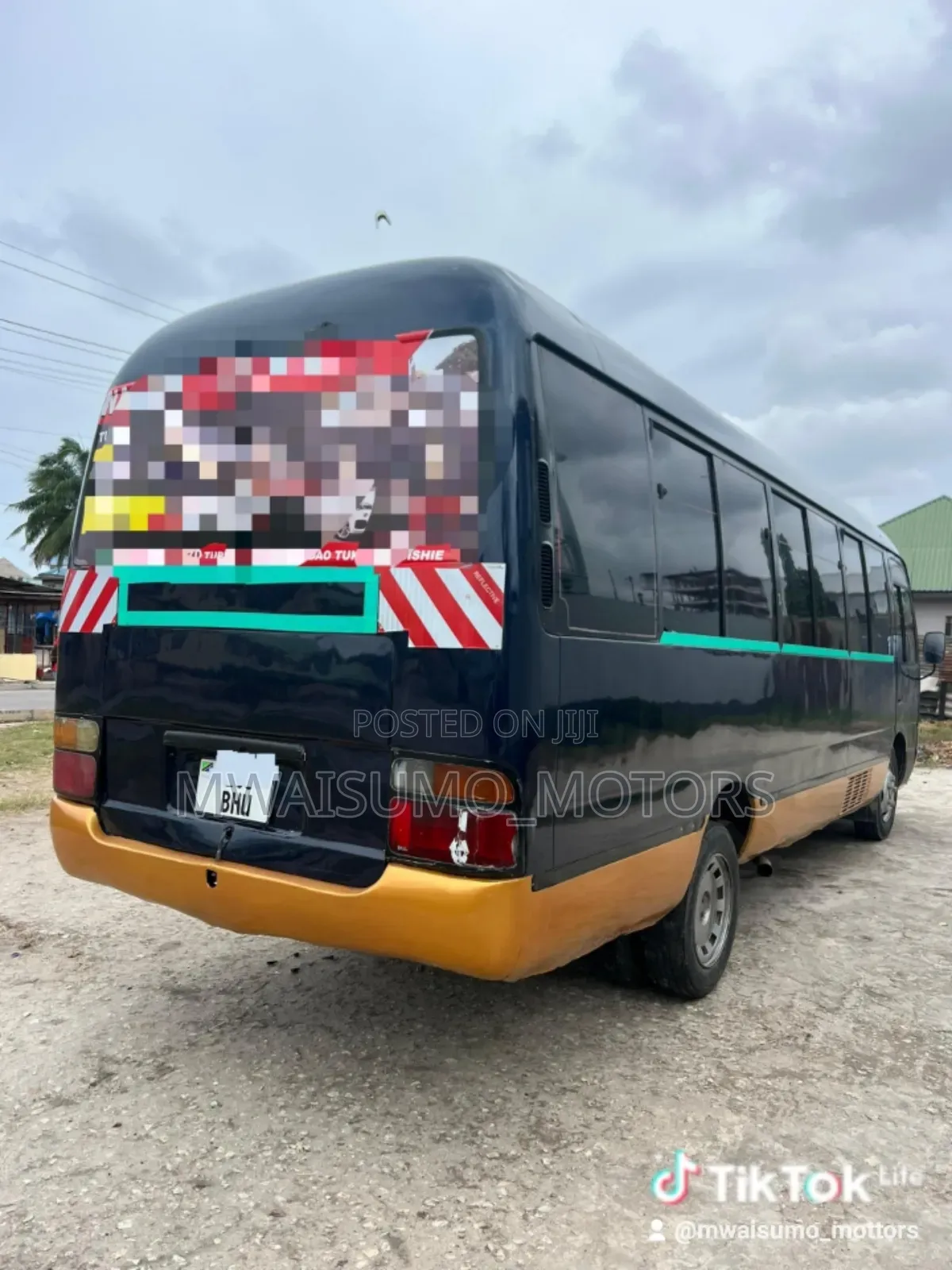 Toyota Coaster 2000 Black