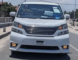 Toyota Vellfire 2010 Off white