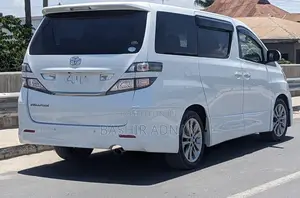 Toyota Vellfire 2010 Off white