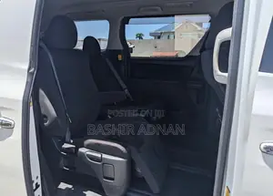 Toyota Vellfire 2010 Off white