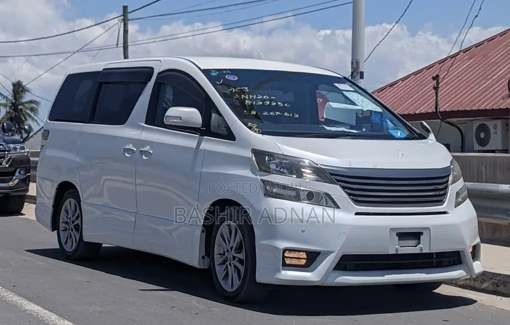 Toyota Vellfire 2010 Off white
