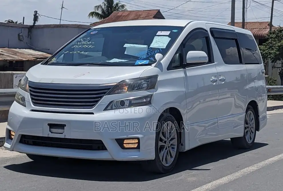 Toyota Vellfire 2010 Off white