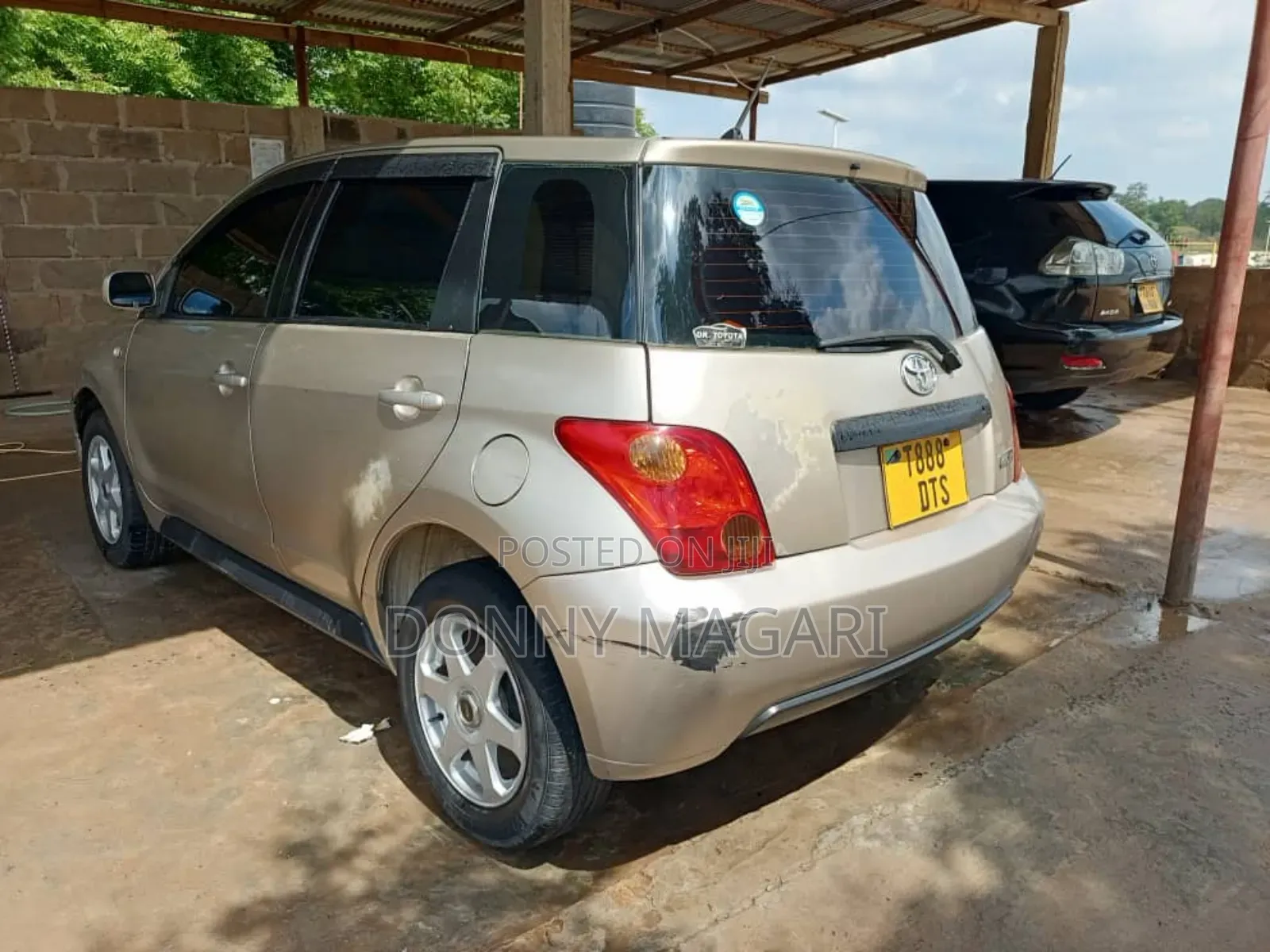 Toyota IST 2004 Gold
