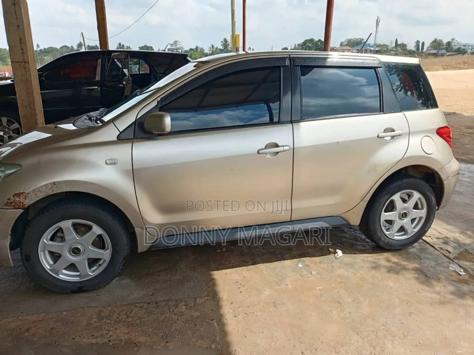 Toyota IST 2004 Gold