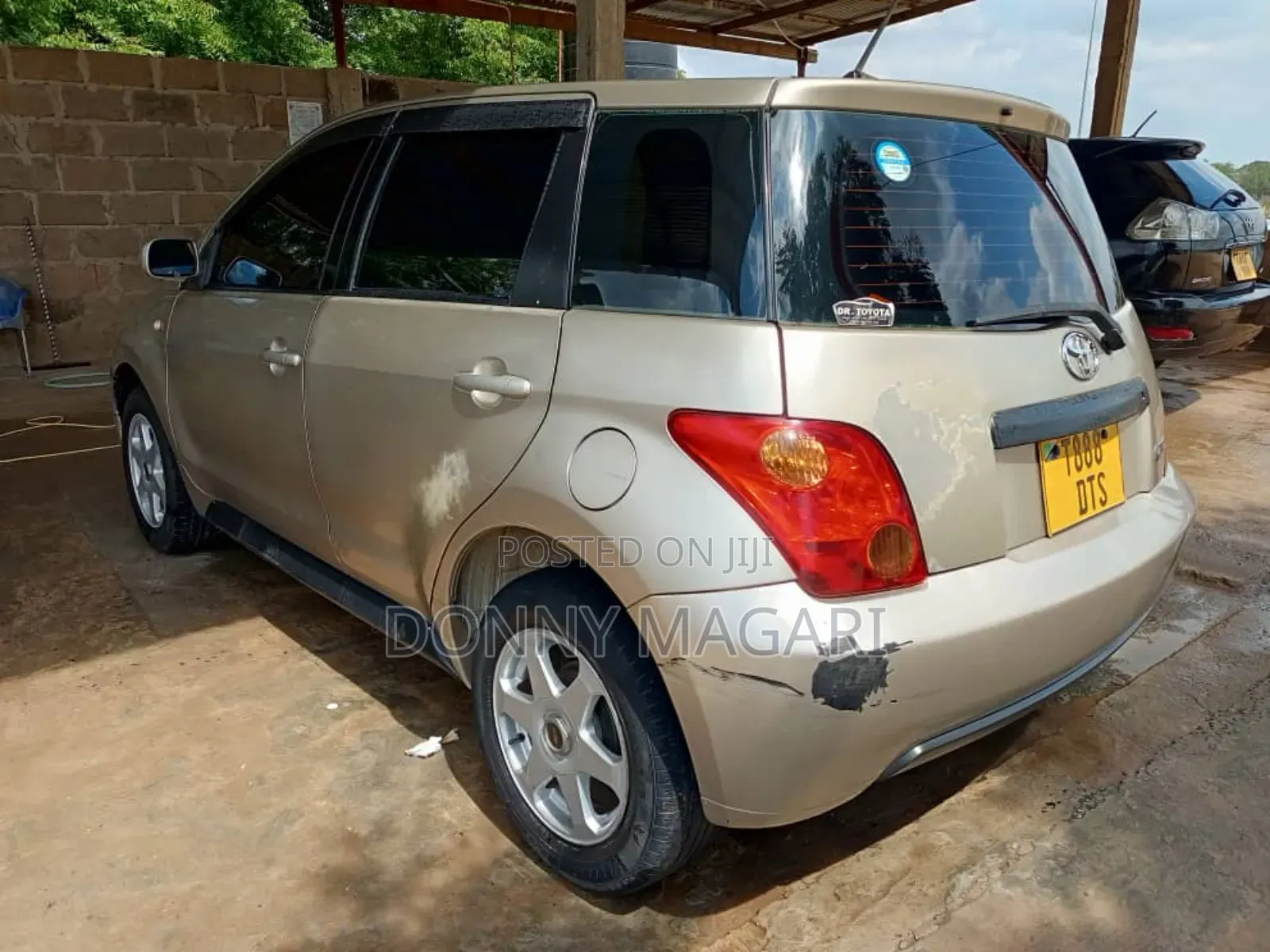 Toyota IST 2004 Gold