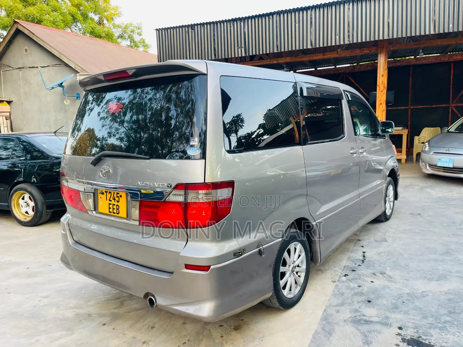Toyota Alphard 2005 Gold