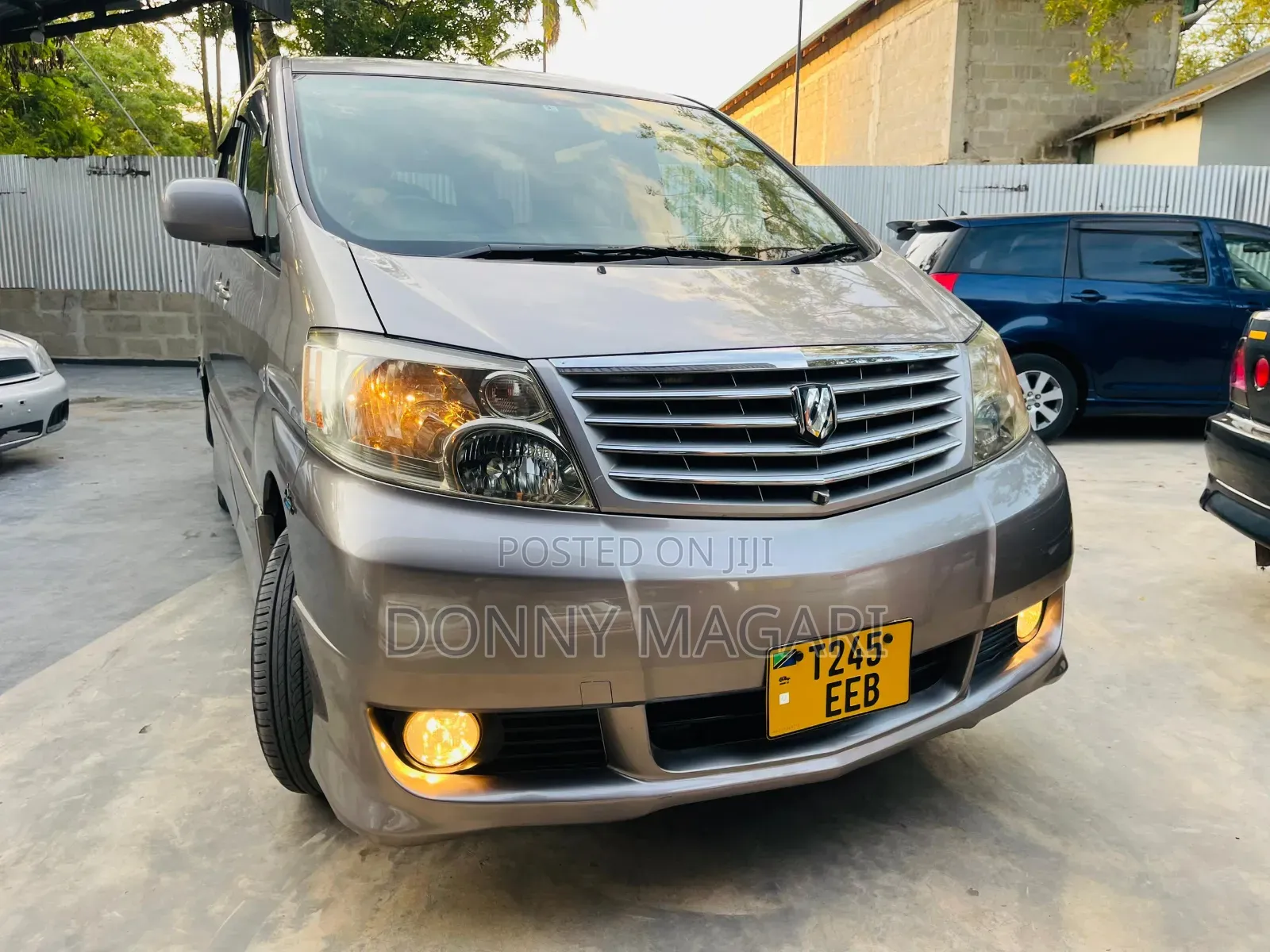 Toyota Alphard 2005 Gold