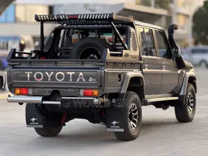 Toyota Land Cruiser 2018 Gray