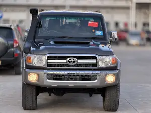 Toyota Land Cruiser 2018 Gray