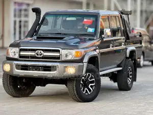 Toyota Land Cruiser 2018 Gray