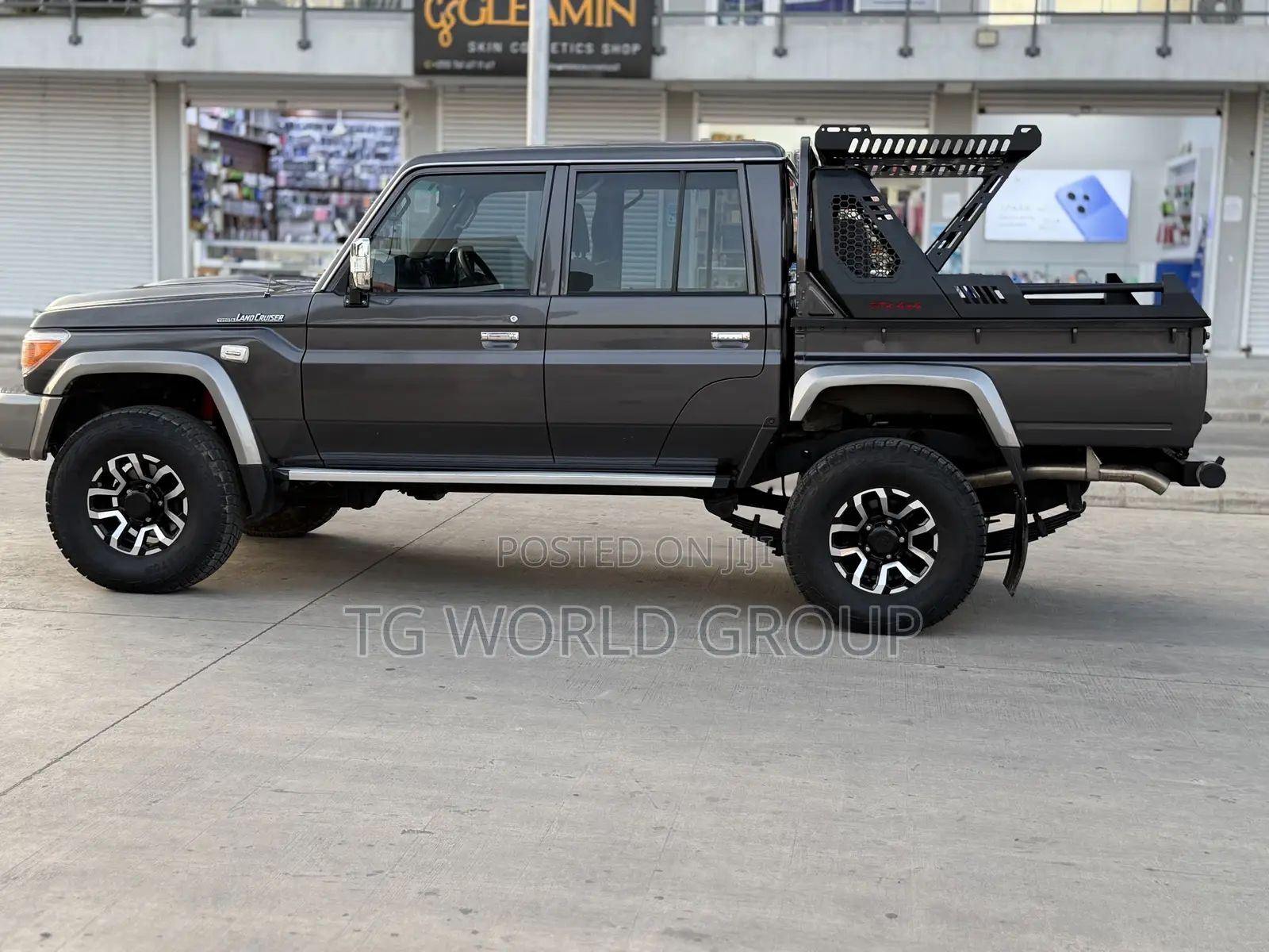 Toyota Land Cruiser 2018 Gray