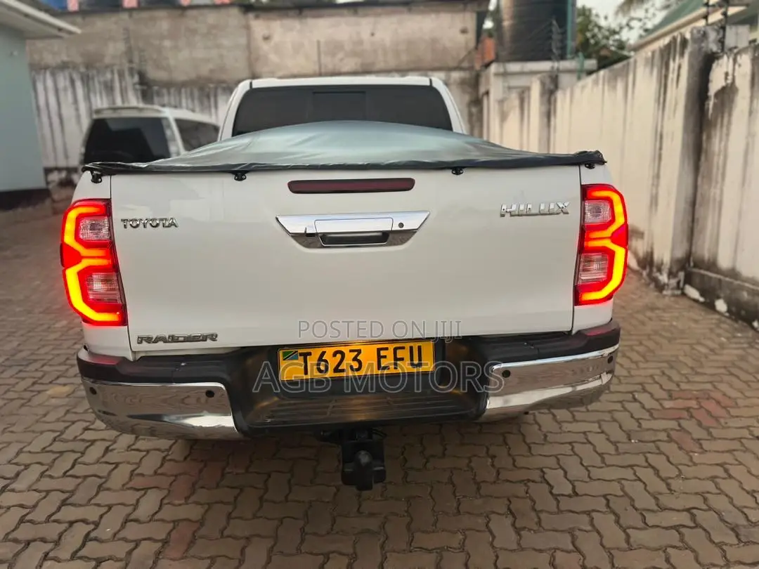 Toyota Hilux Revo Smart Cab Deisel 2.8 AWD 2020 White
