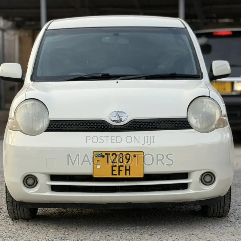 Toyota Sienta 2005 White