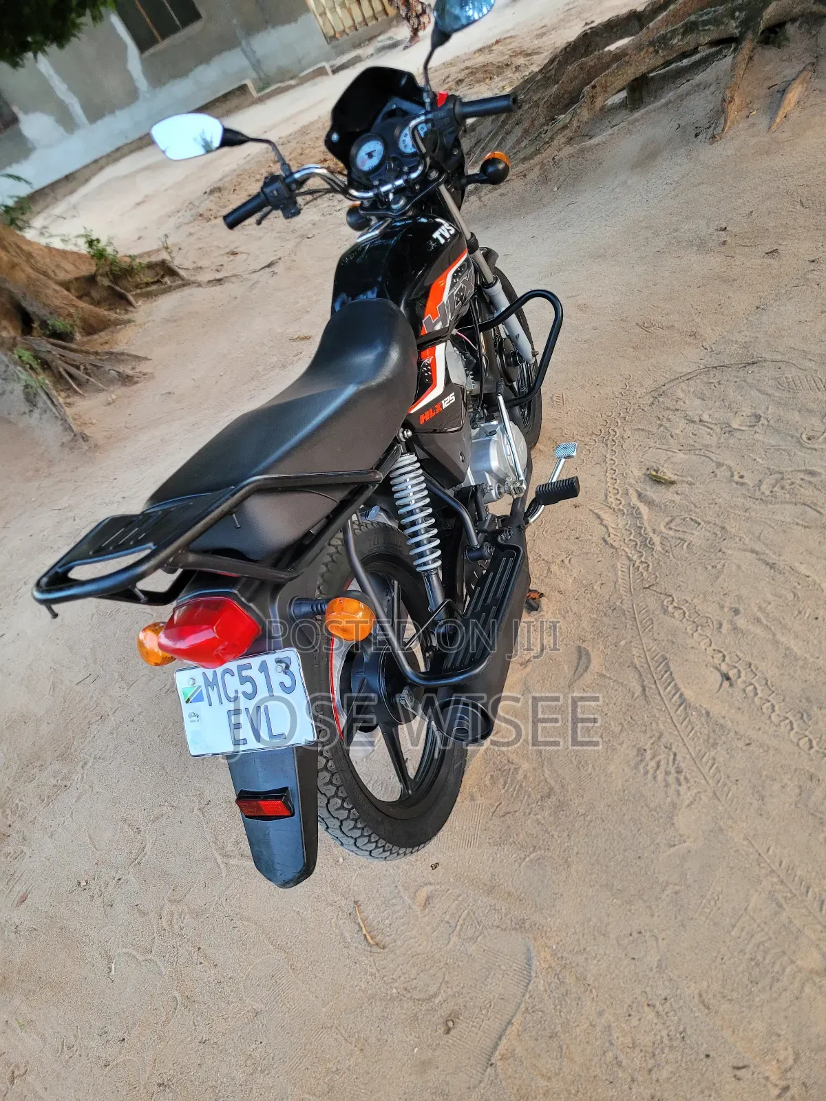TVS HLX 125 2025 Black