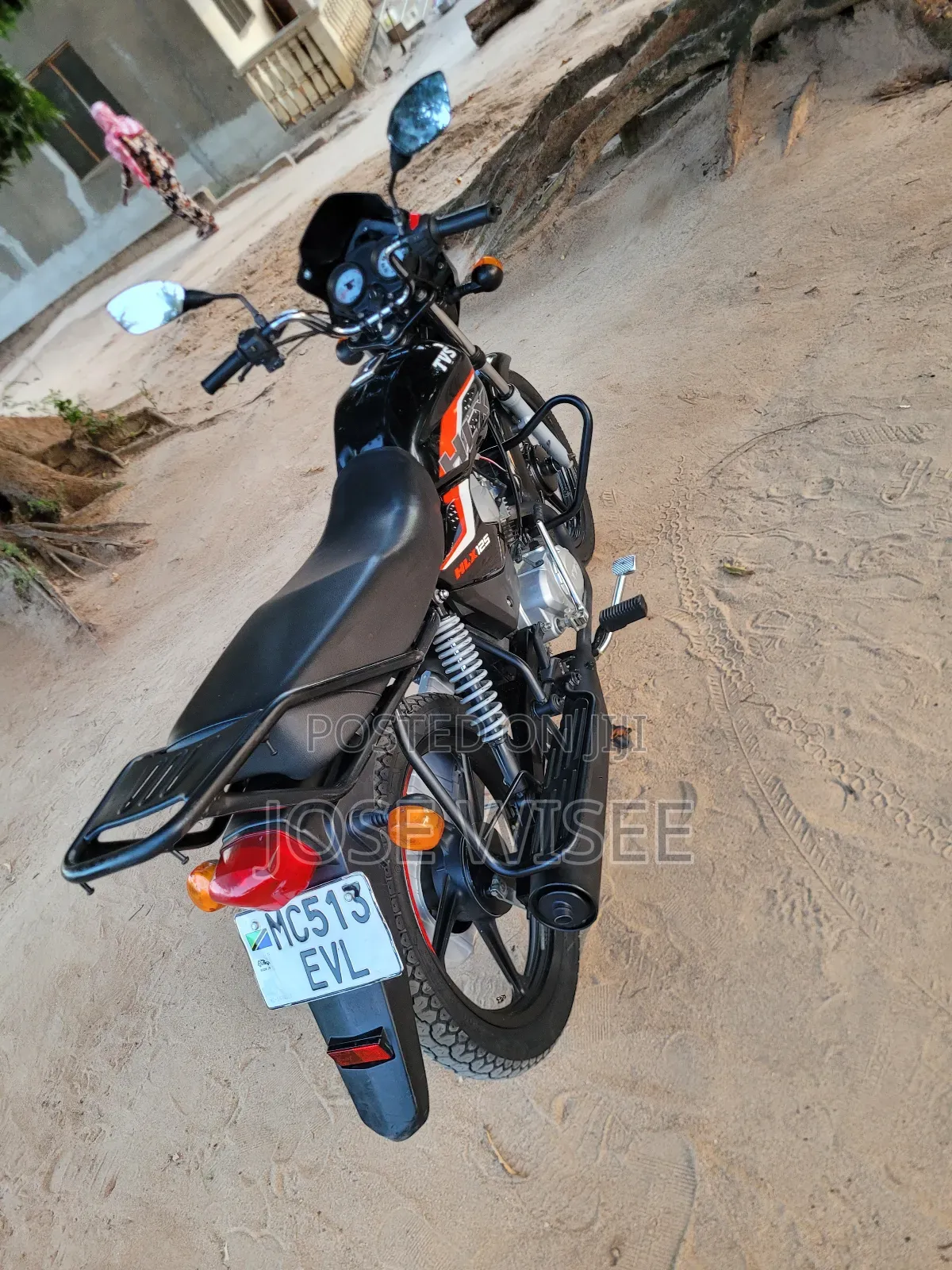 TVS HLX 125 2025 Black