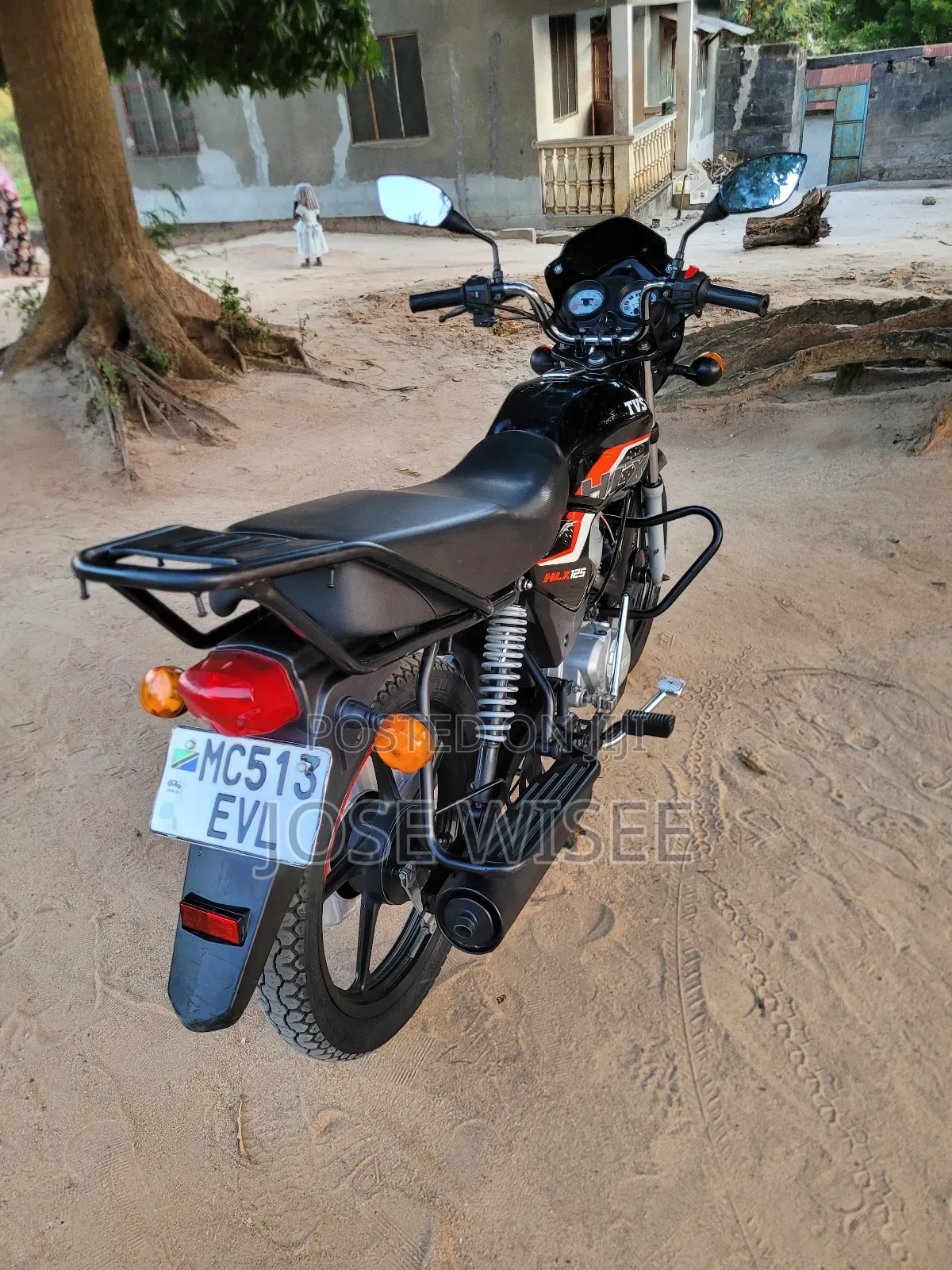 TVS HLX 125 2025 Black