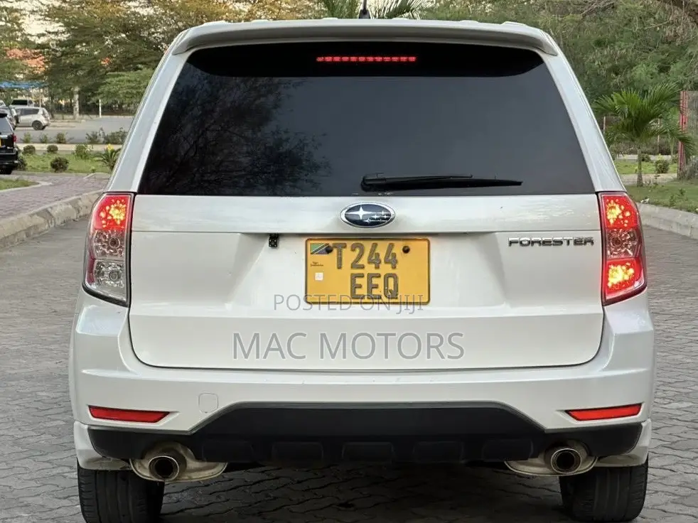 Subaru Forester 2009 White