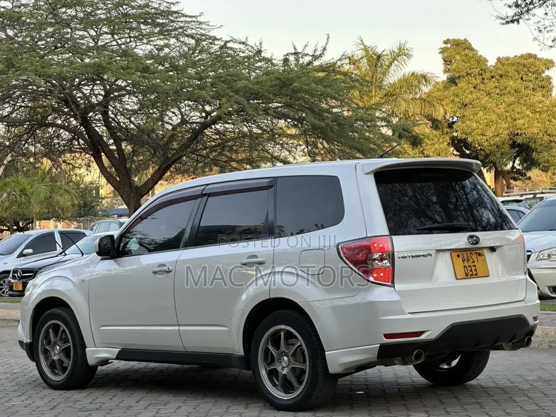 Subaru Forester 2009 White