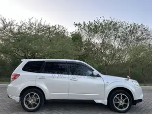 Subaru Forester 2009 White
