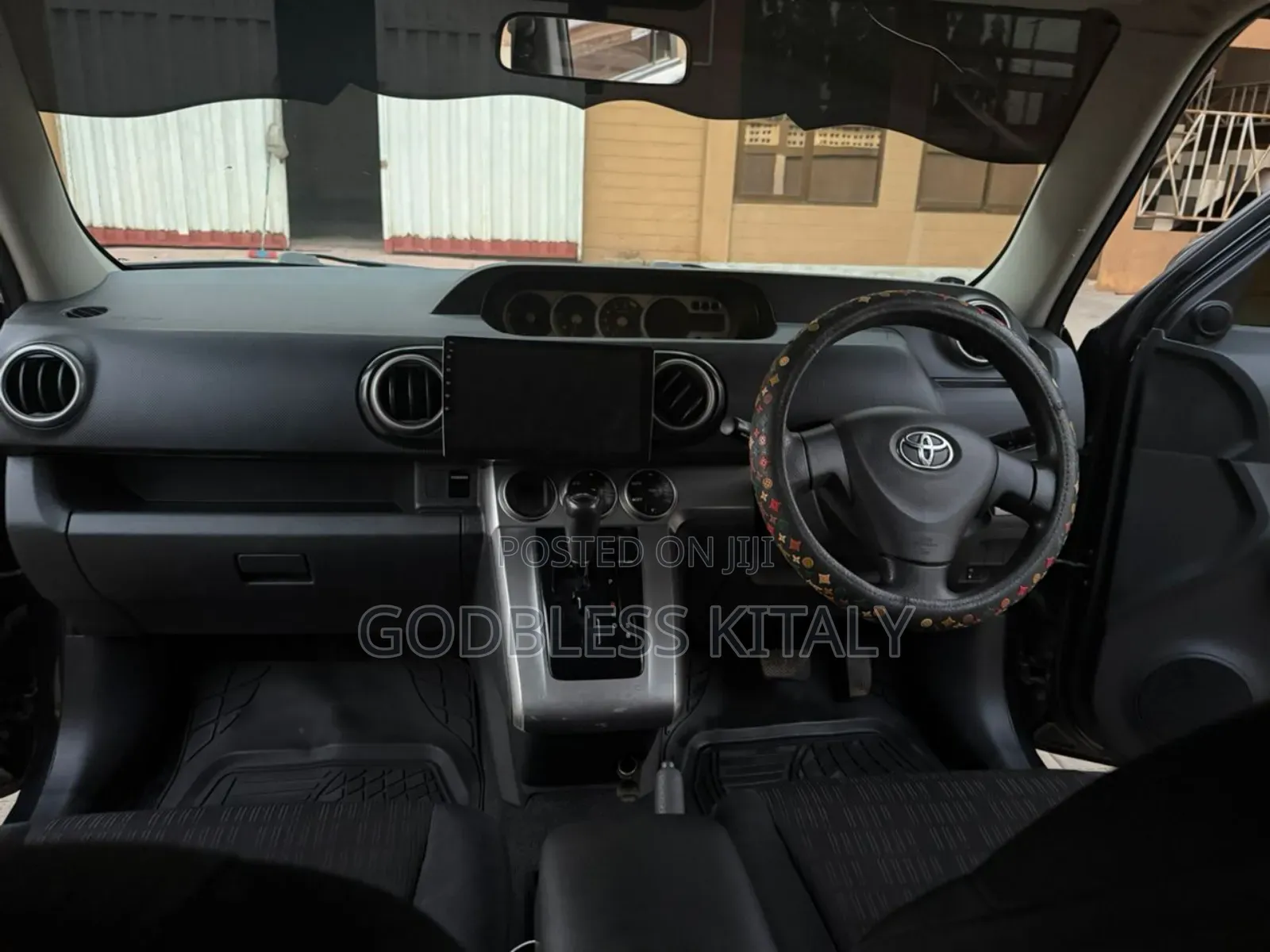 Toyota Corolla Rumion Hatchback 1.5 FWD 2010 Black
