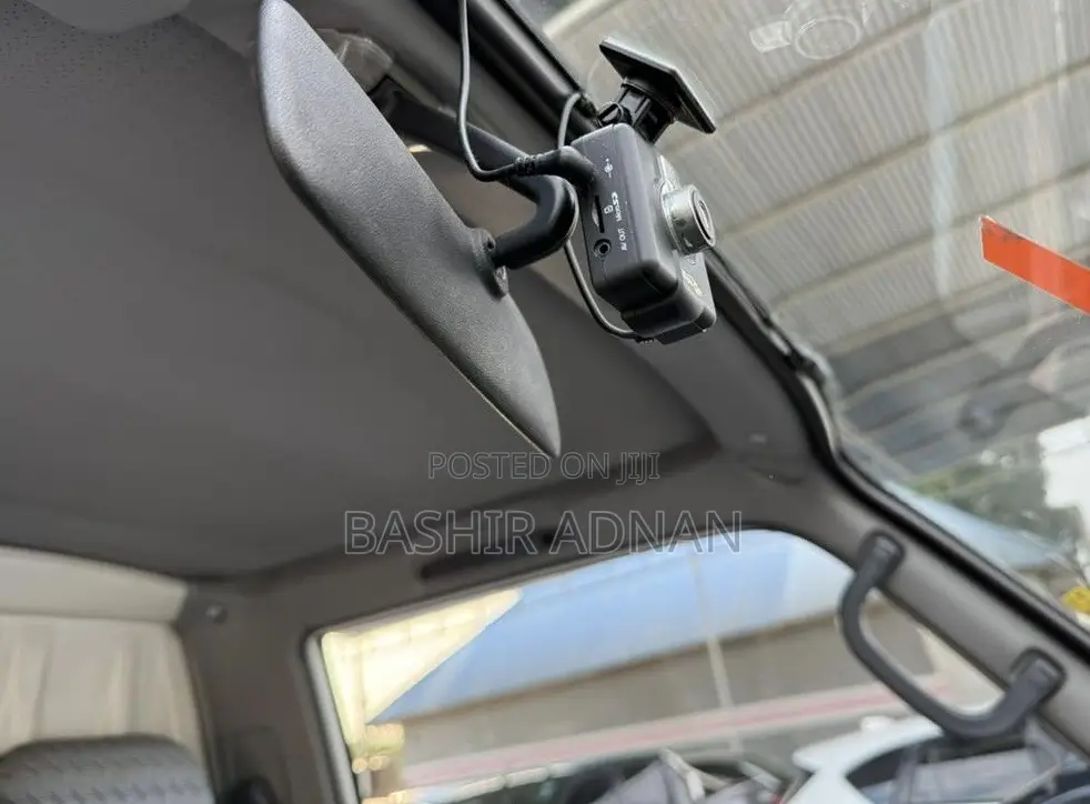 Toyota Dyna Truck Boxbody 1.5 Tonnes Unregistered(Mpya) Chasis.