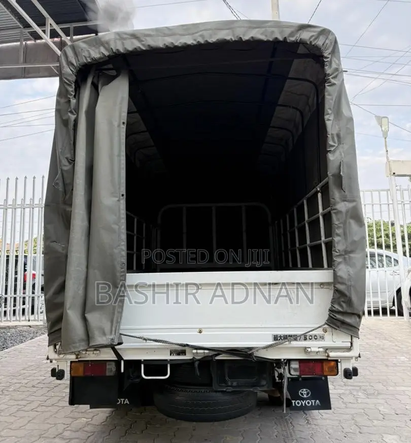 Toyota Dyna Truck Boxbody 1.5 Tonnes Unregistered(Mpya) Chasis.
