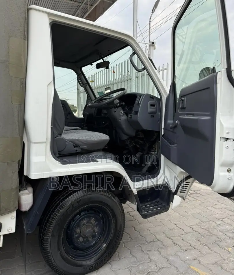 Toyota Dyna Truck Boxbody 1.5 Tonnes Unregistered(Mpya) Chasis.