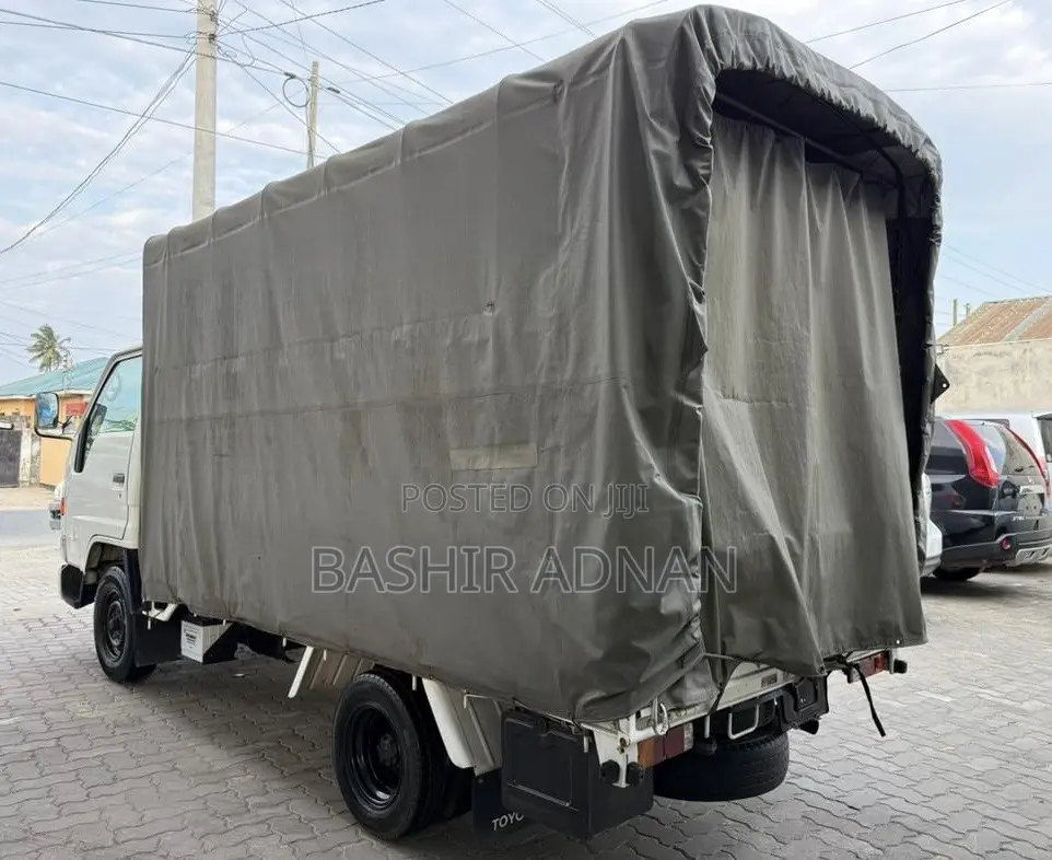 Toyota Dyna Truck Boxbody 1.5 Tonnes Unregistered(Mpya) Chasis.