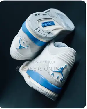 Air Jordan 3 Retro ‘ Lucky Green ‘ Sneakers