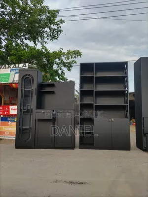 Seti Ya Chumbani Rangi Ni Multi Black