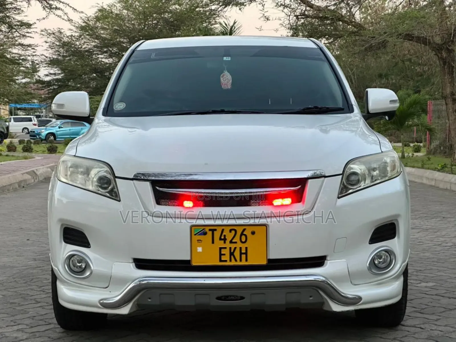 Toyota Vanguard 2009 White