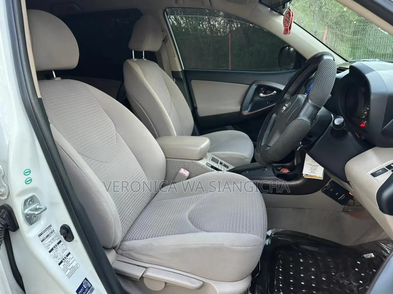Toyota Vanguard 2009 White