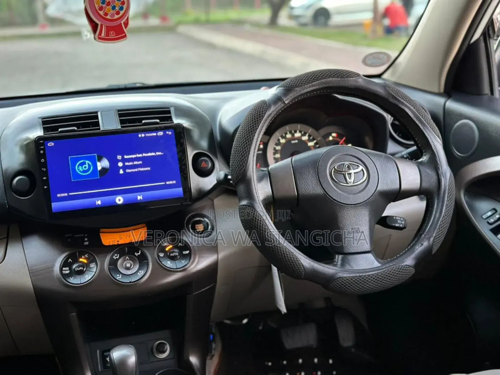 Toyota Vanguard 2009 White