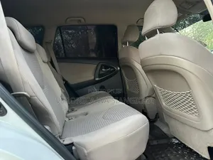Toyota Vanguard 2009 White