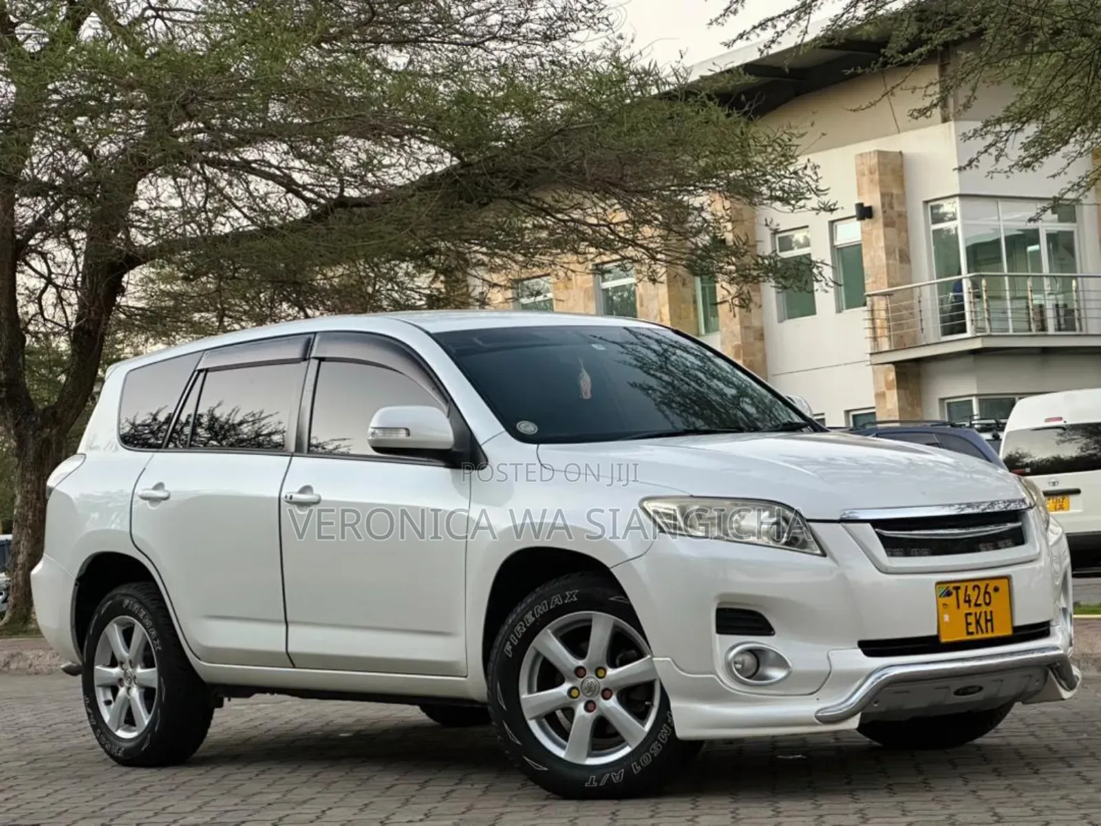 Toyota Vanguard 2009 White