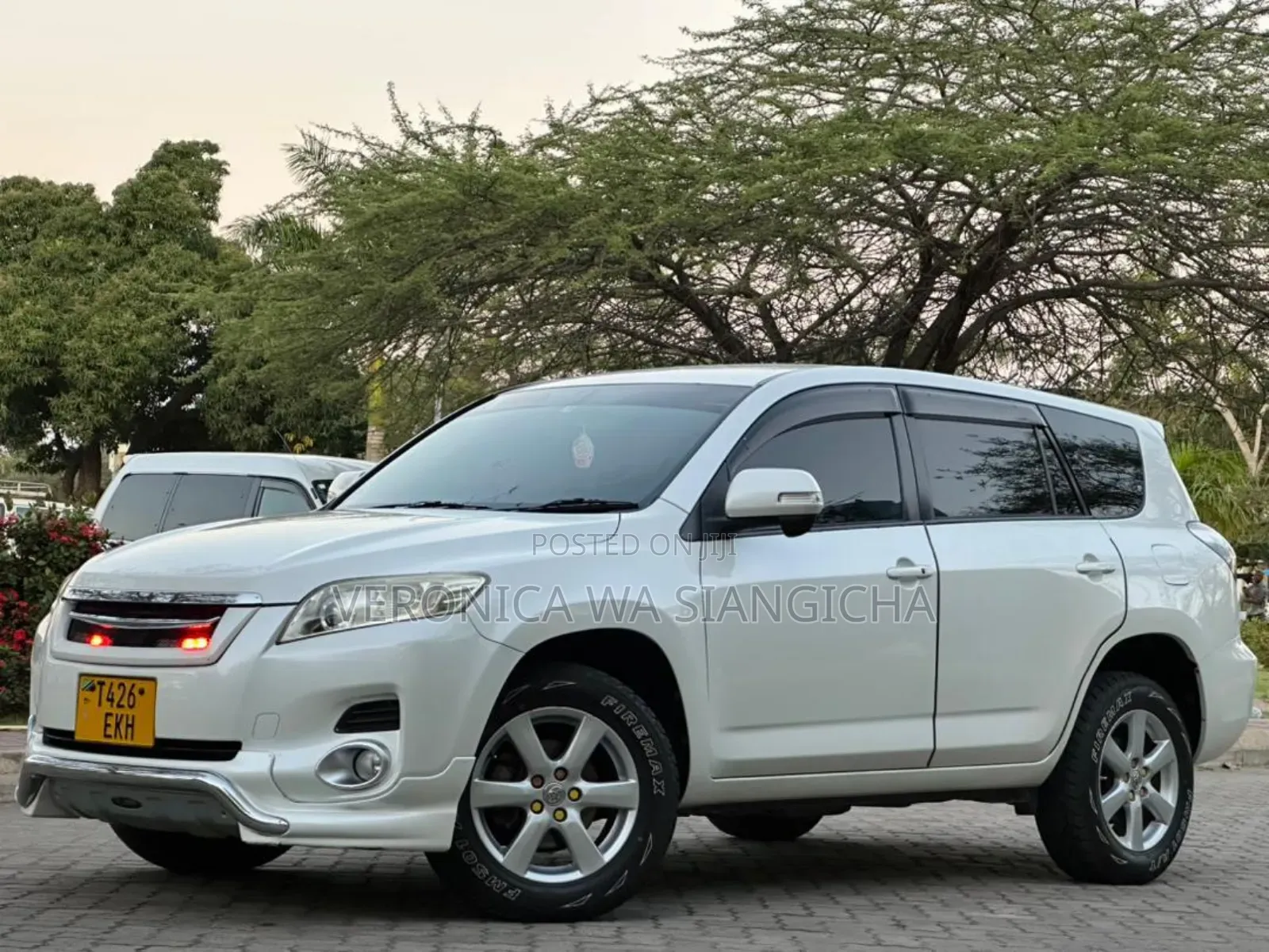 Toyota Vanguard 2009 White