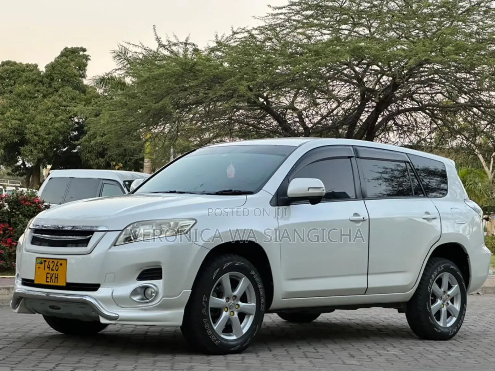 Toyota Vanguard 2009 White