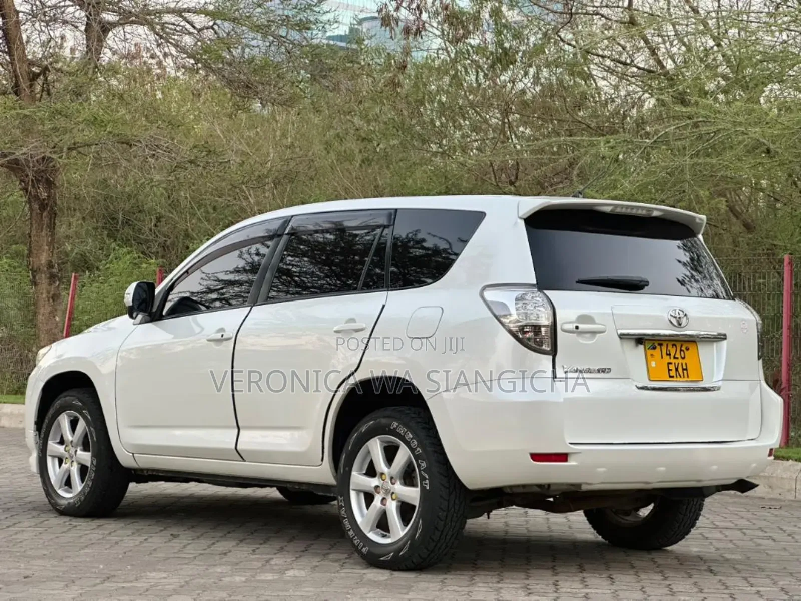 Toyota Vanguard 2009 White