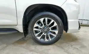 Toyota Land Cruiser Prado 2022 Off white
