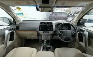 Toyota Land Cruiser Prado 2022 Off white