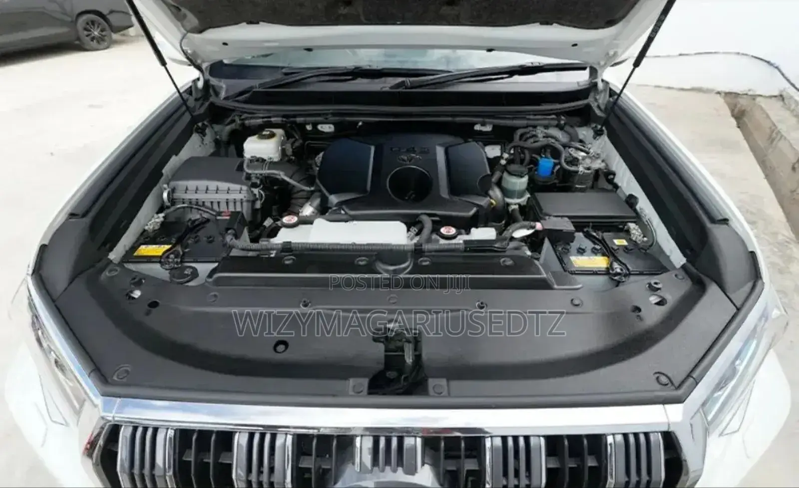 Toyota Land Cruiser Prado 2022 Off white