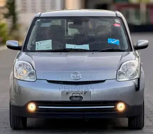 Mazda Verisa 2010